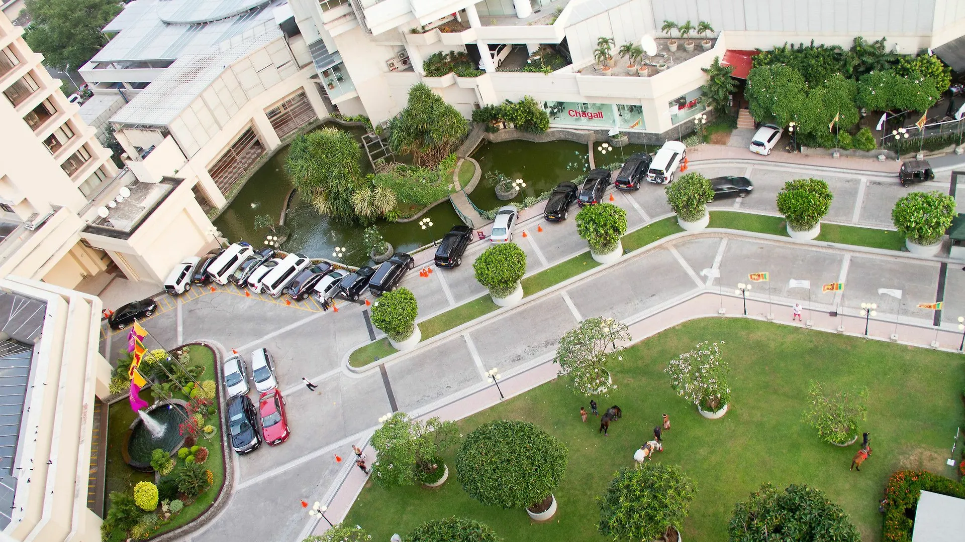 Crescat Residencies Apartment Colombo