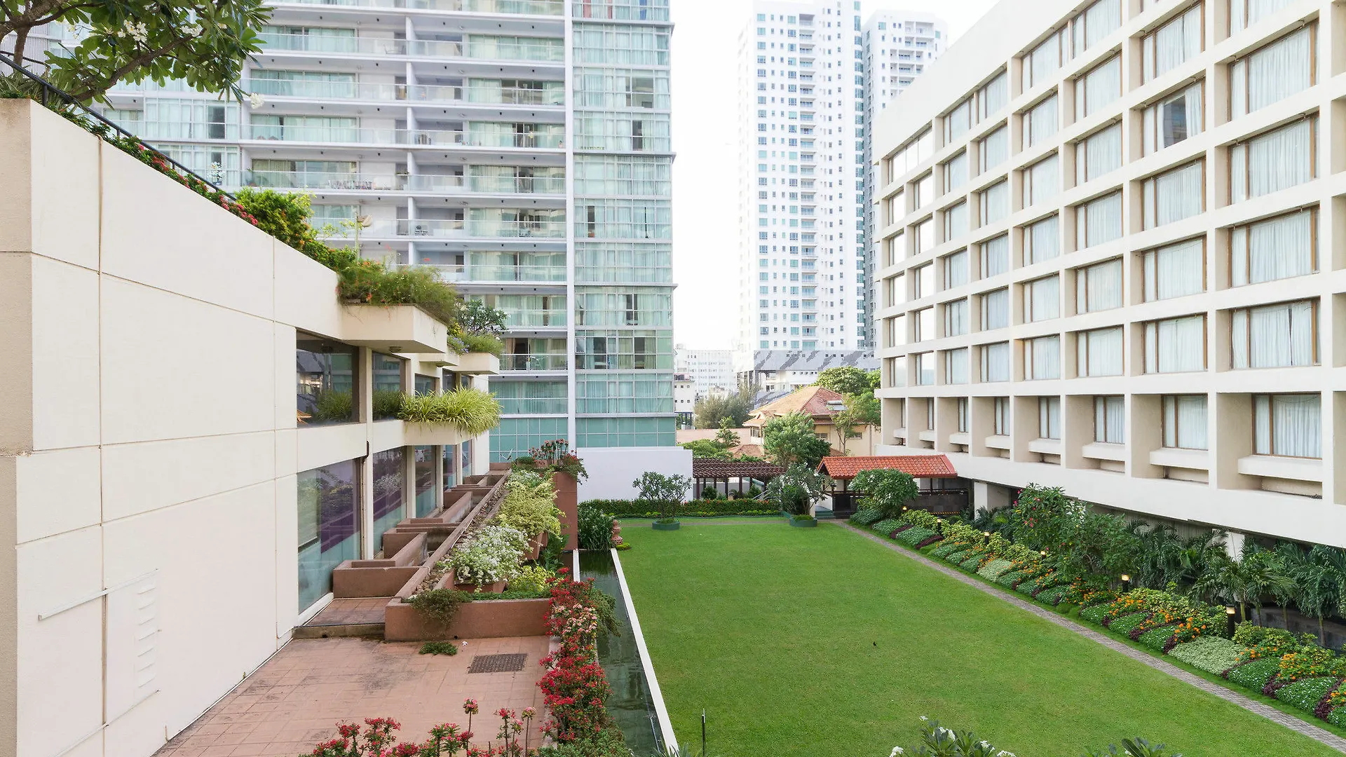 Crescat Residencies Apartment Colombo