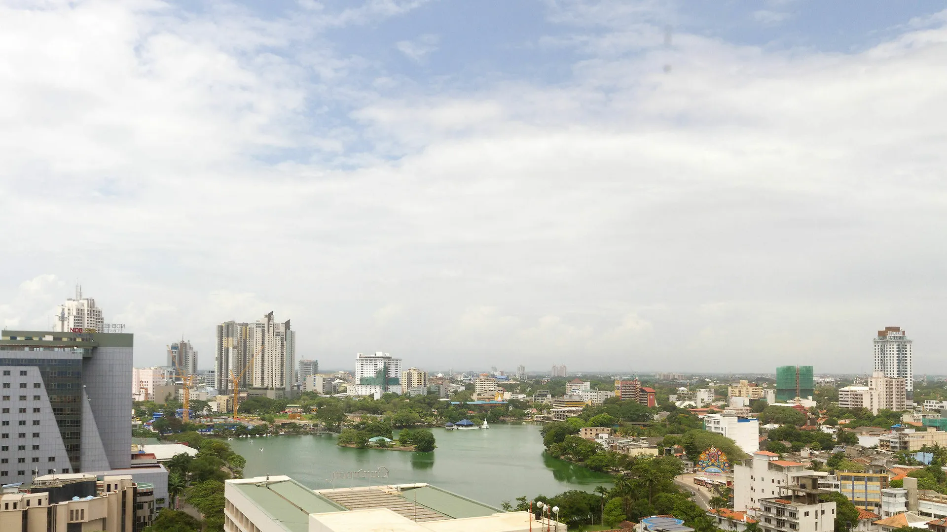 Crescat Residencies Apartment Colombo 0*,
