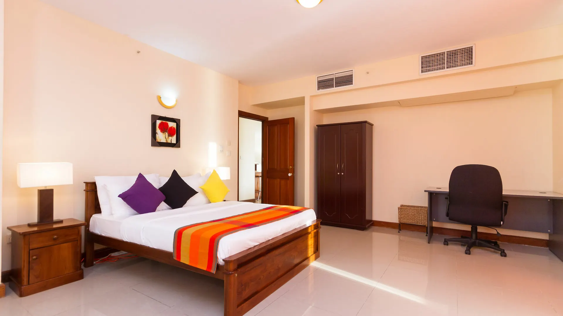 דירות קולומבו Crescat Residencies