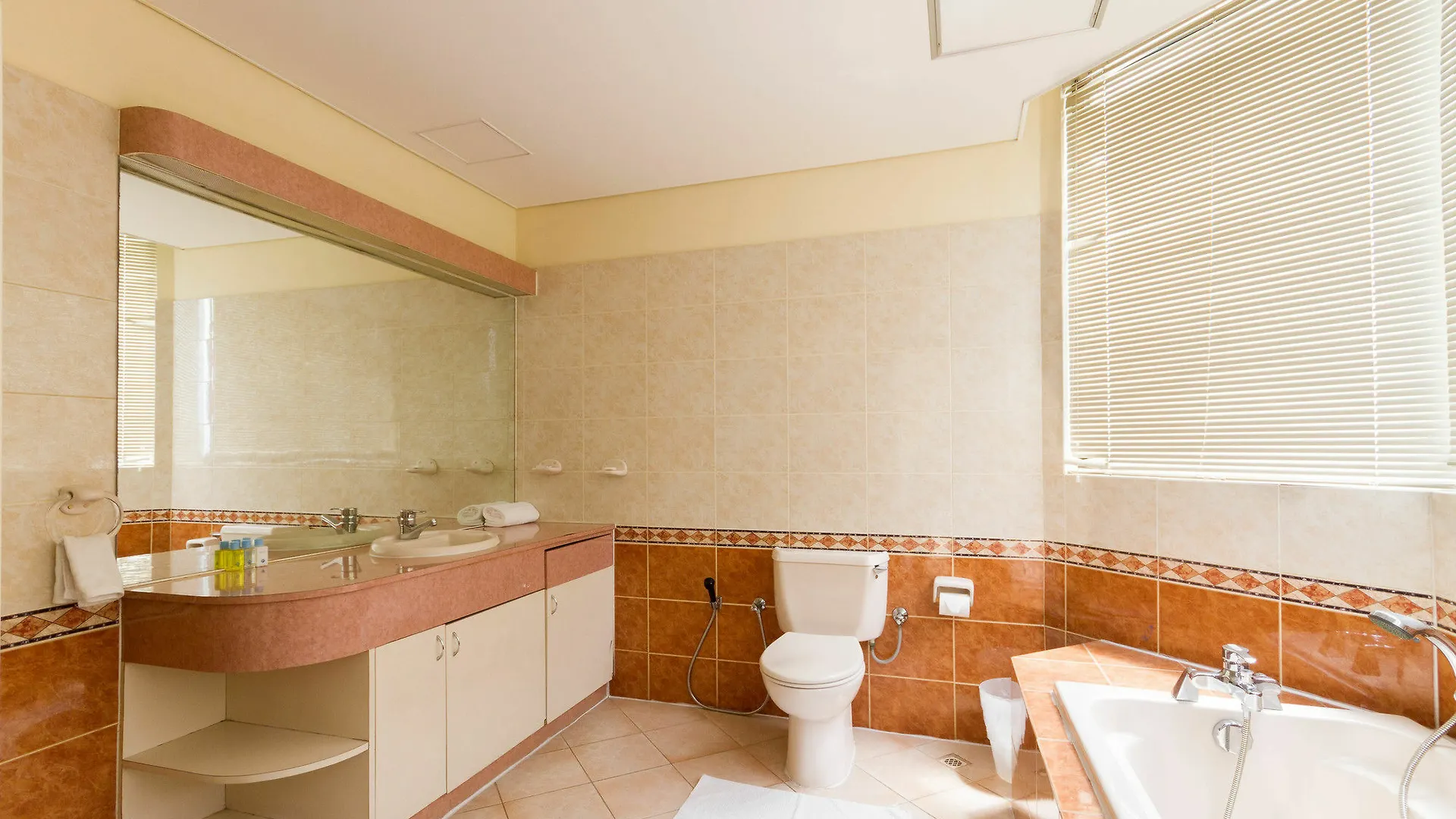 דירות קולומבו Crescat Residencies סרי לנקה
