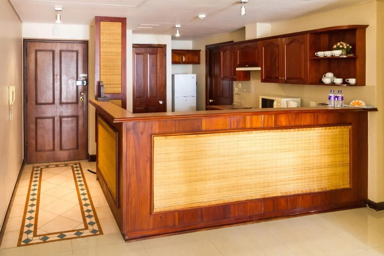 דירות קולומבו Crescat Residencies 0*,  סרי לנקה